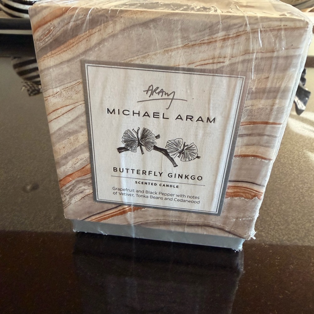 Michael Aram Butterfly Gingo scented candle - Picture 4 of 11
